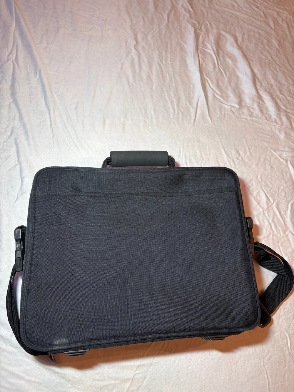 Kensington Black Laptop Briefcase with Adjustable Shoulder Strap